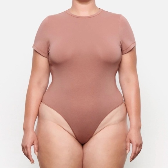 SKIMS T-Shirt Bodysuit – Mauve Pink – Short Sleeve – Plus Size 4X - Picture 4 of 9